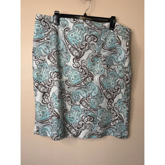 Liz Claiborne Women's Paisley Skirt, ‎ paisley skirt, womens knee length skirt - Picture 2 of 5